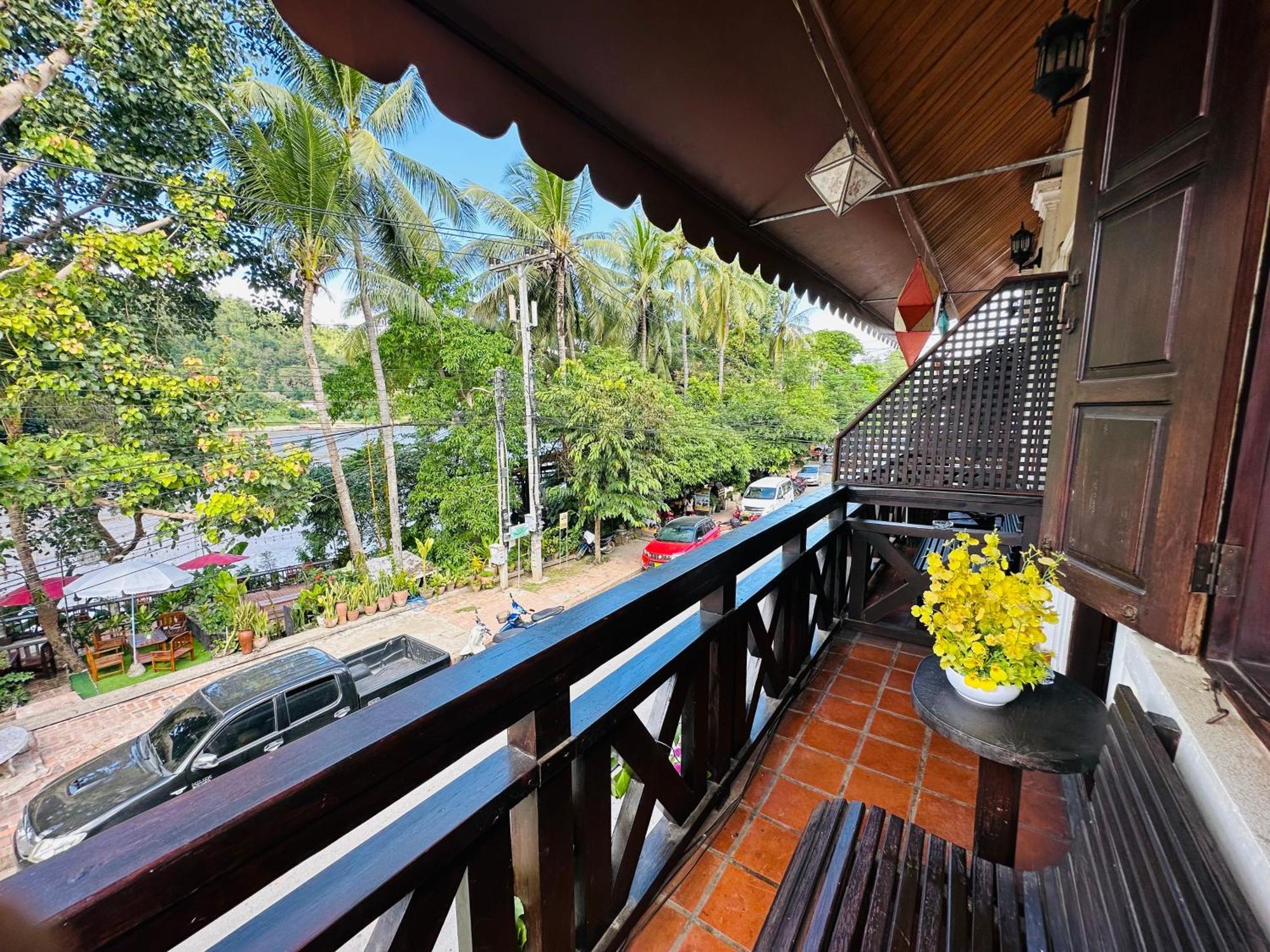 Anisa Mekong Riverside Villa Луангпхабанг Экстерьер фото