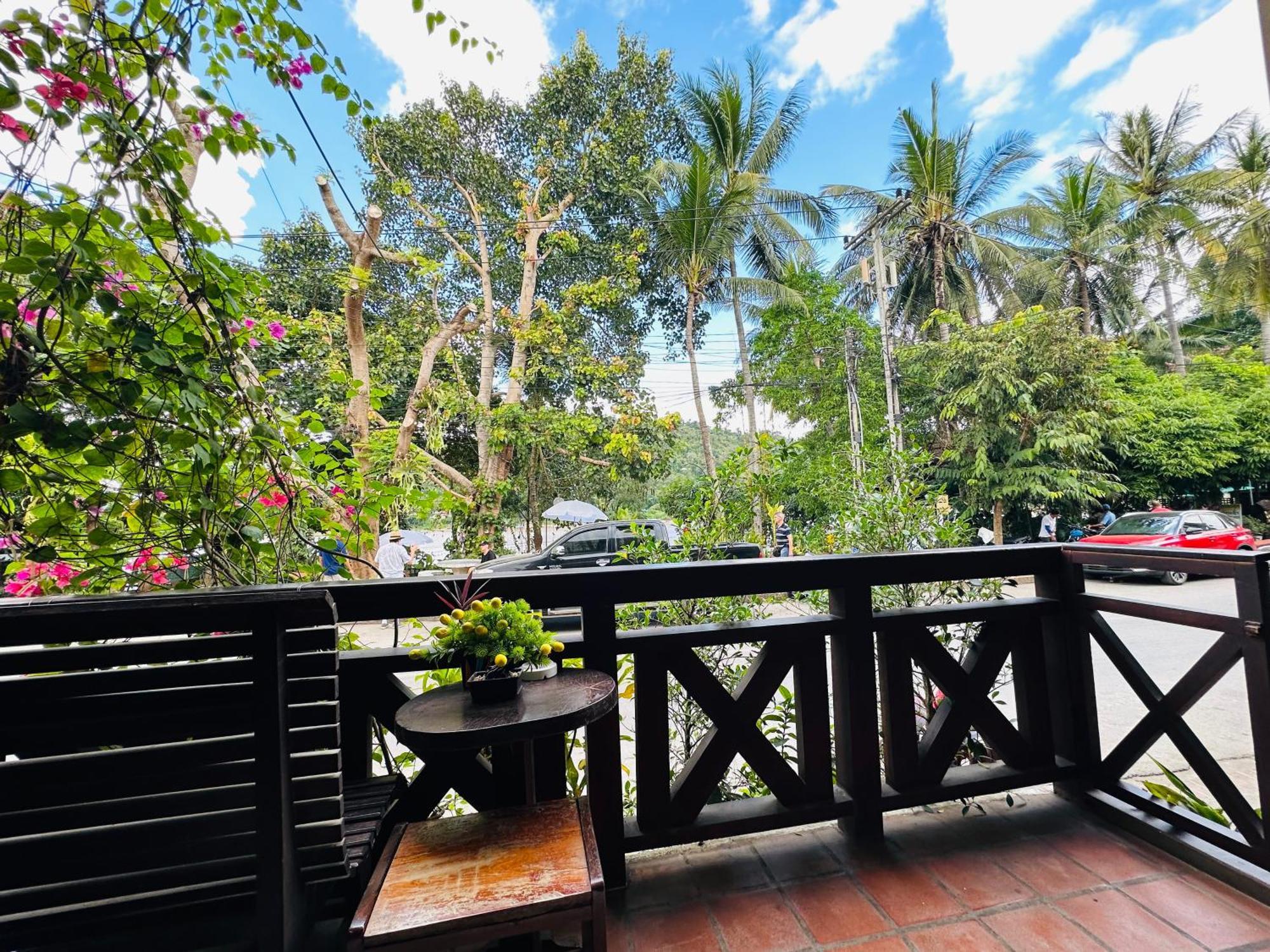 Anisa Mekong Riverside Villa Луангпхабанг Экстерьер фото